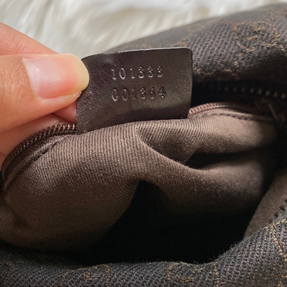 Gucci Shoulder Bag - Picture 5 of 5